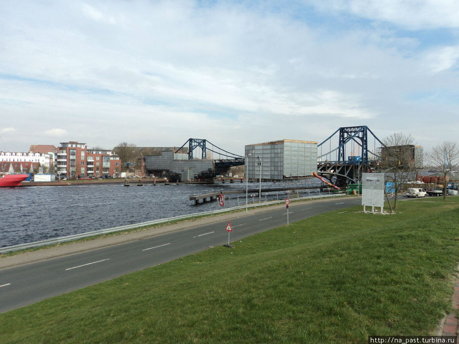       (Kaiser-Wilhelm-Brücke).   ,     ,    .