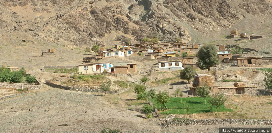 На склонах живут Хорог, Таджикистан