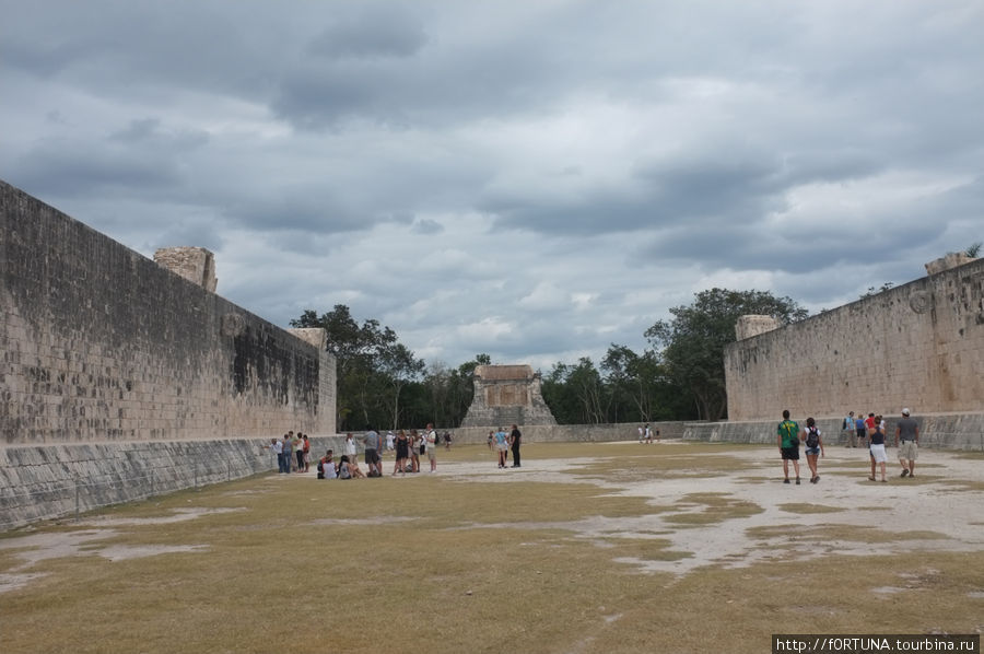 Поле для игры Чичен-Ица город майя, Мексика