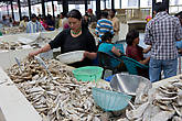 Рынок в Тхимпху, продажа сушёной рыбы