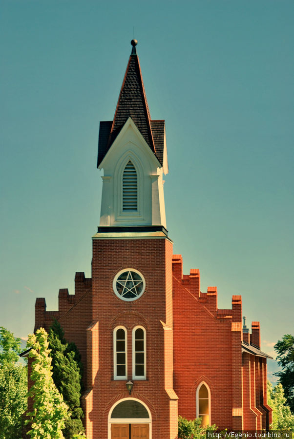 White Chapel, имеющая межконфессиональное назначение Солт-Лэйк-Сити, CША
