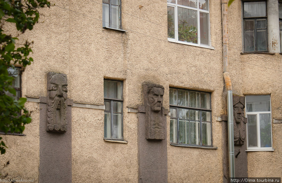 Лица на стенах Выборг, Россия