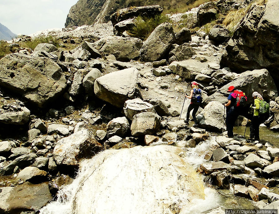 Следом за полосой лавин начиналась полоса камнепада... Аннапурна Национальный Парк, Непал