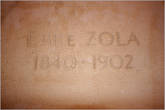 Надпись на гробнице Эмиля Золя