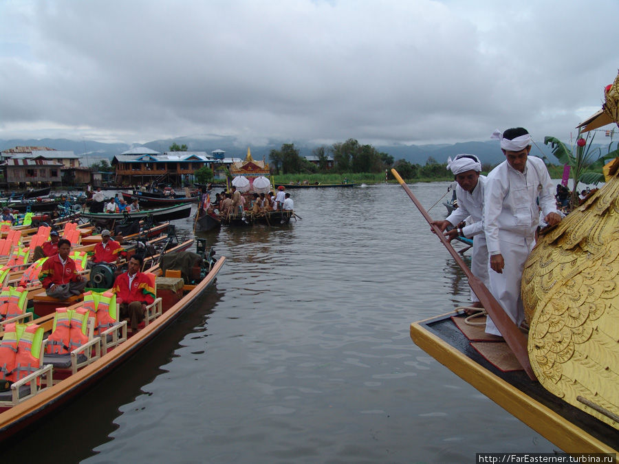 Фестиваль Фаунг До У, часть вторая Озеро Инле, Мьянма Фестиваль Фаунг До У, часть вторая Озеро Инле, Мьянма