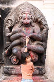 Катманду, площадь Дарбар. Изваяние Нарасимхи (одной из форм Вишну), убивающего демона Хираньякашипу