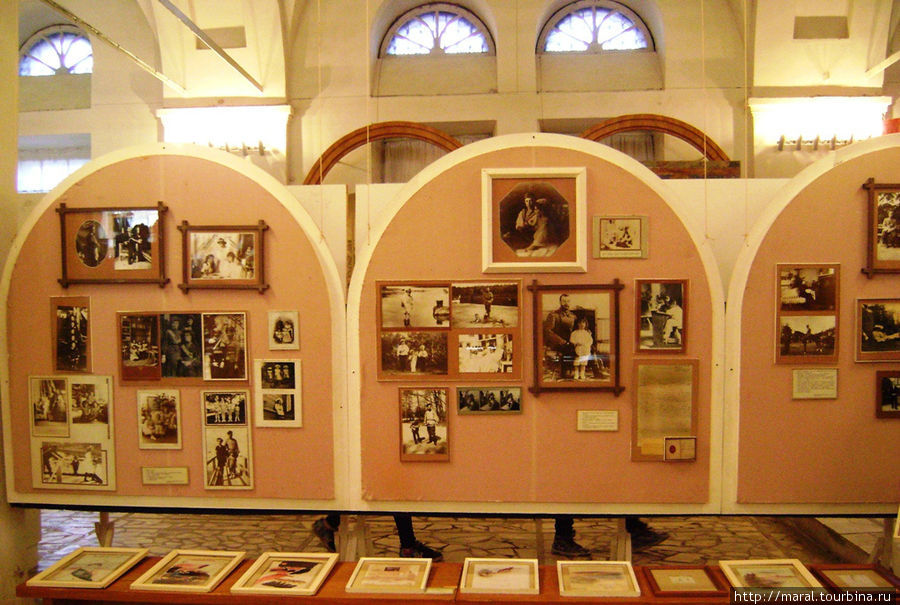 Много места в музее занимают экспонаты, посвящённые последним Романовым — Николаю II и его семье Сусанино, Россия