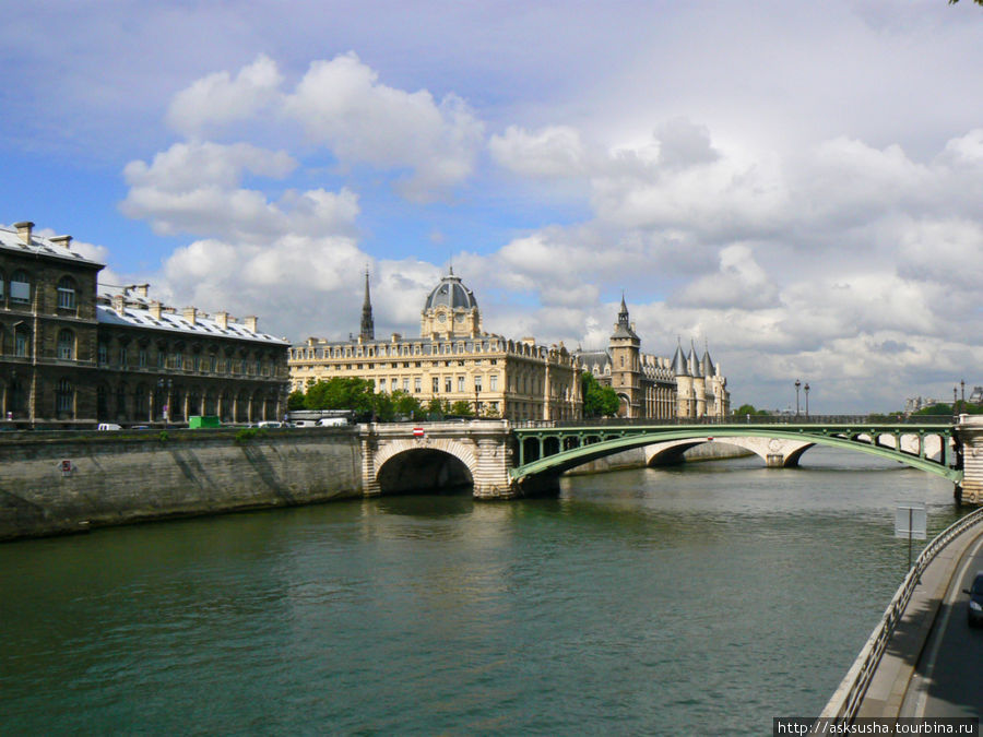 Вид на Сену и Консьержери Париж, Франция