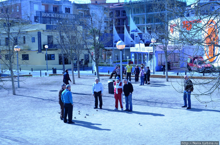 Игра в петанк Каталония, Испания