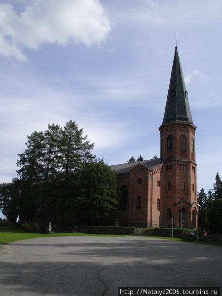 В 19 веке Липери был довольно крупным 9по финским меркам) городом. Соответственно и собор немаленький. Липери, Финляндия