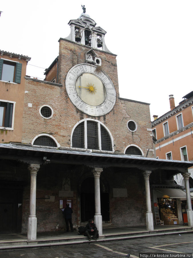 Часы с одной стрелкой, под старину Венеция, Италия
