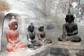 Статуи Будды в пещере. Пещеры По Вин Даунг