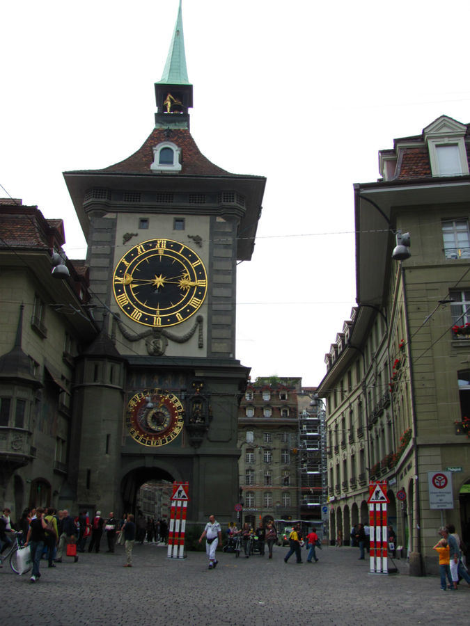 Башня Цайтглокентурм (Zeitglockenturm).
Часы на башне исправно ходят с 1530 года. Берн, Швейцария