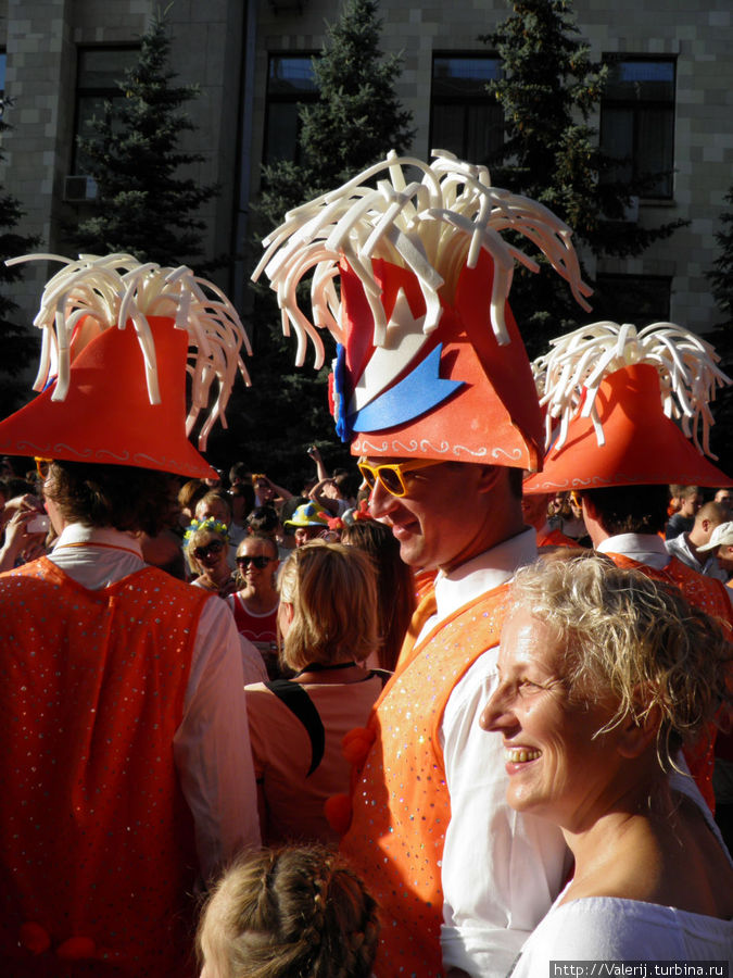 ЕВРО 2012. Рукопожатия в жизни и противостояние на поле Харьков, Украина ЕВРО 2012. Рукопожатия в жизни и противостояние на поле Харьков, Украина