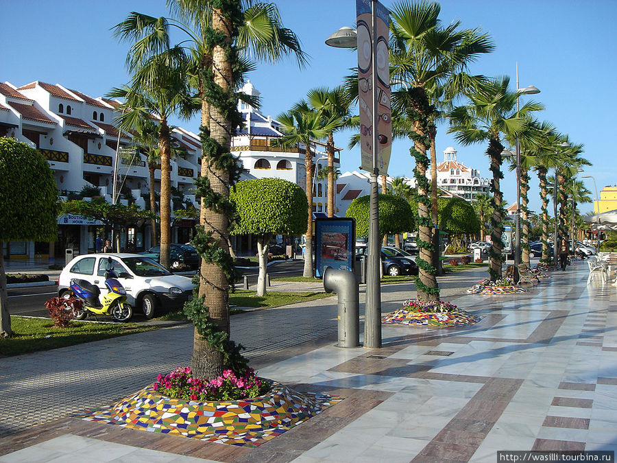 Улица Авенида де Лас Америкас. Лас-Америкас, остров Тенерифе, Испания