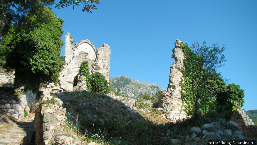 Живописные руины старого города — крепости Бар, Черногория