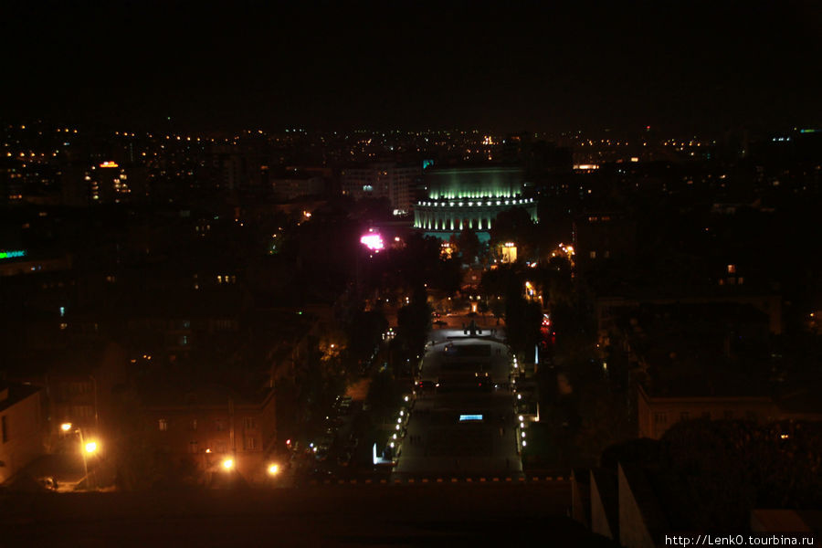 вид с Каскада на ночной Ереван Ереван, Армения