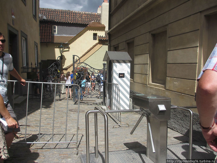 Вход на Золотую улочку по билетам Прага, Чехия