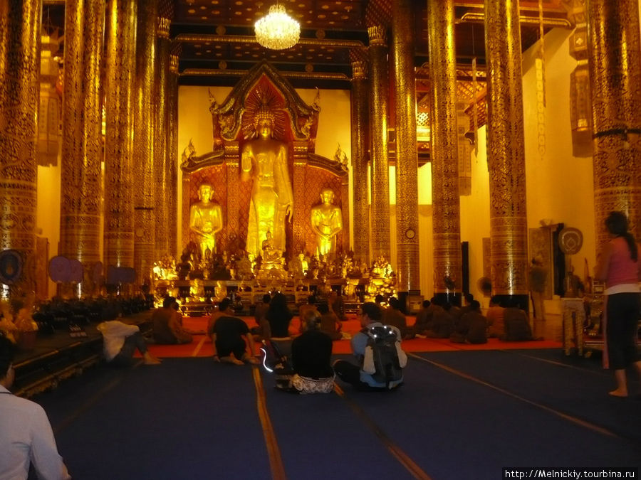 Ват Чеди Луанг - один из самых почитаемых в Чианг Мае храмов Чиангмай, Таиланд