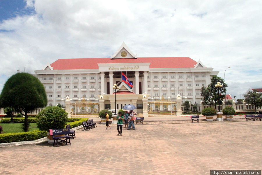 Правительственное здание в центре Вьентьян, Лаос