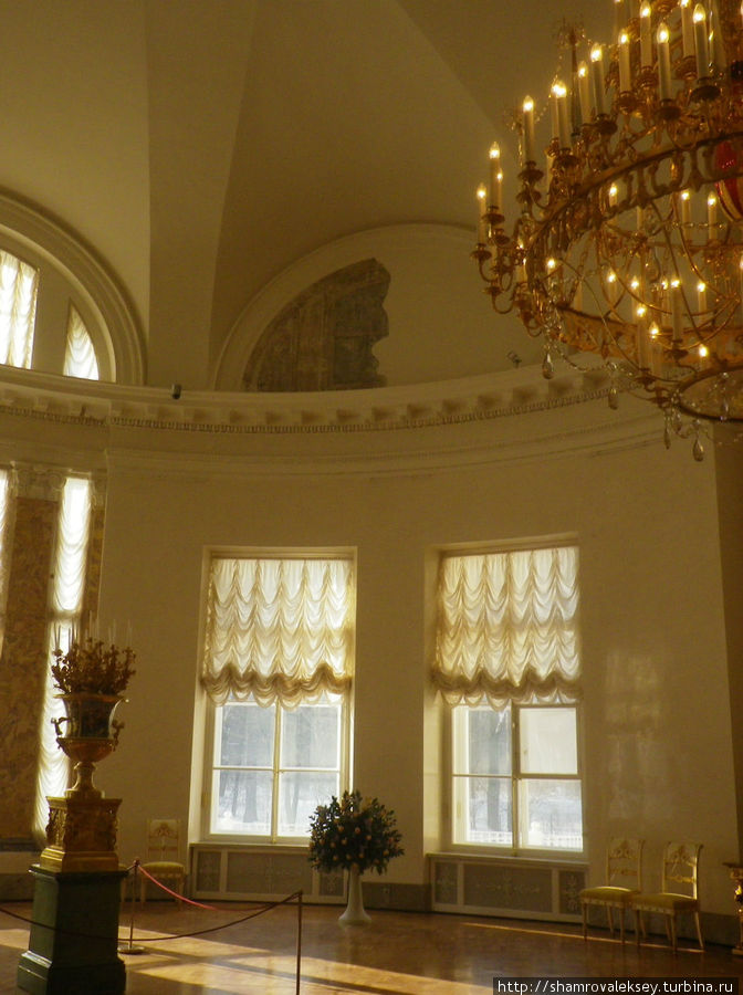 Полукруглый зал Полукруглый зал