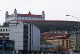 Вид на Братиславский Град с площади Ходжова
