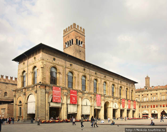 Дворец Дель Подеста Болонья, Италия