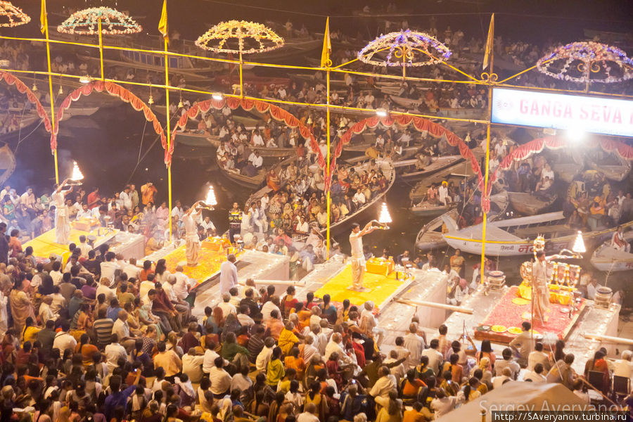 Церемония Аарти Варанаси, Индия Церемония Аарти Варанаси, Индия