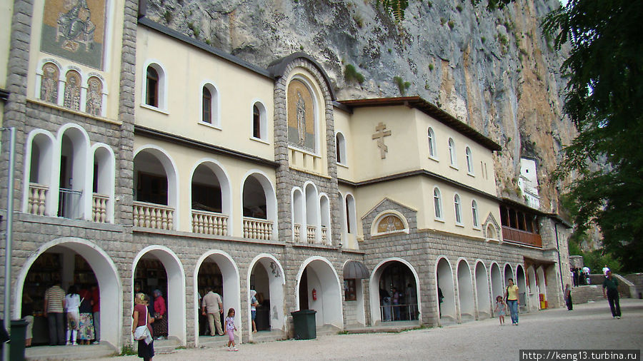 Крестовоздвиженская церковь монастырь Острог, Черногория