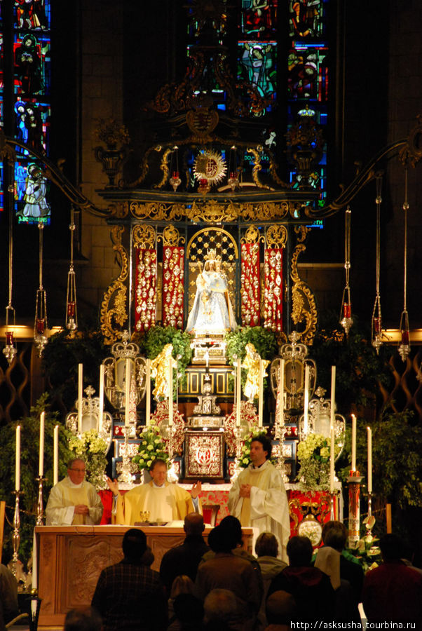 В Кафедральном соборе находится особо почитаемое изображение Богоматери Утешительница скорбящих, покровительницы города. Люксембург, Люксембург