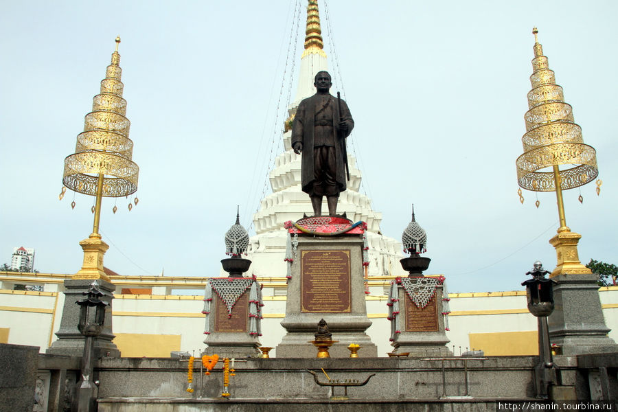 Монумент королю Раме III Бангкок, Таиланд