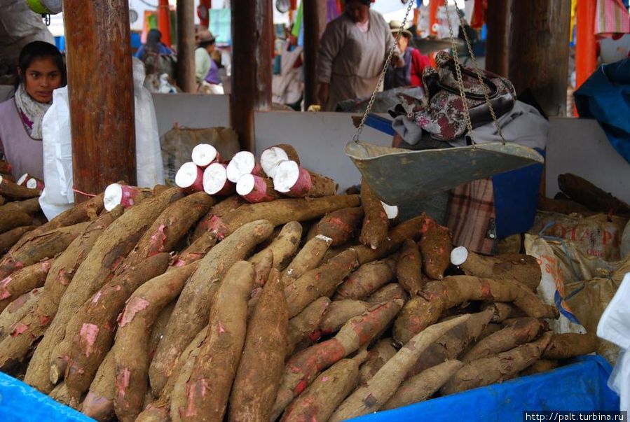 Ну, я прямо и не знаю как это назвать Но раз продают, значит кому-то это нужно
Перу, рынок в Куско, февраль 2012 года Перу Ну, я прямо и не знаю как это назвать Но раз продают, значит кому-то это нужно
Перу, рынок в Куско, февраль 2012 года Перу