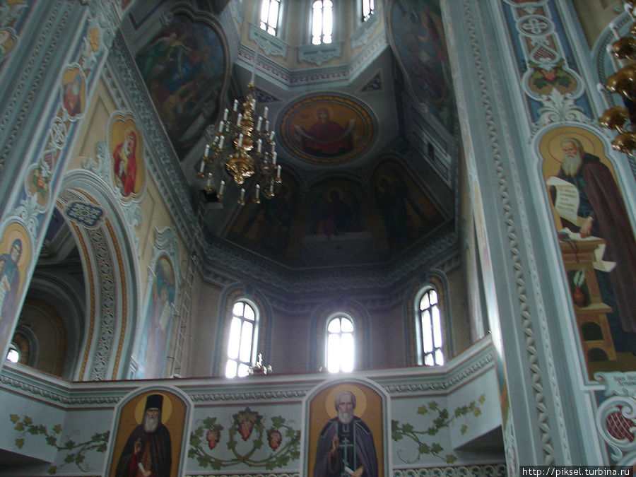 Интерьер внутри храма Киев, Украина
