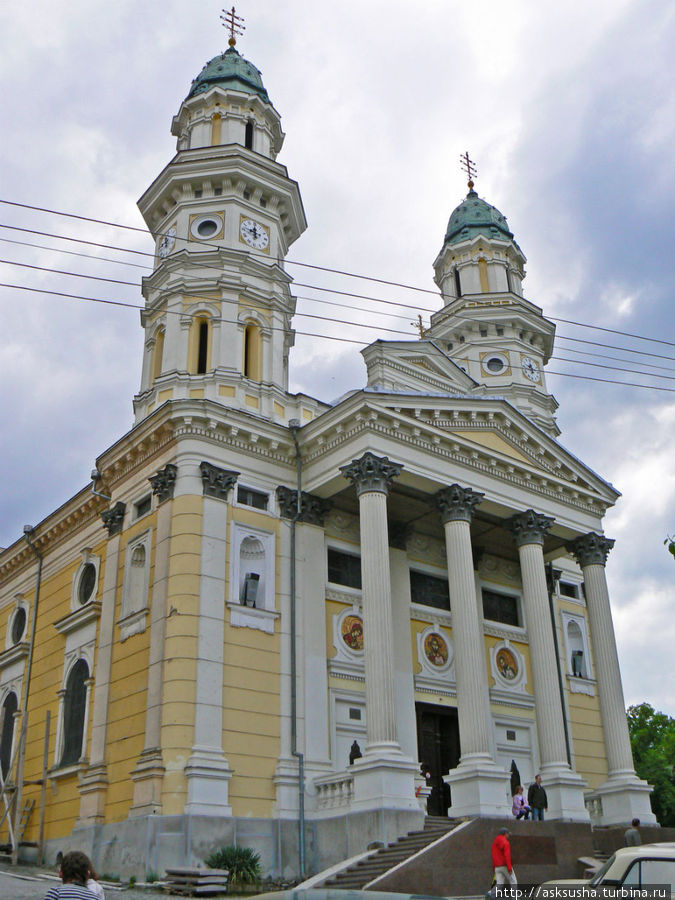 Крестовоздвиженский кафедральный собор Ужгород, Украина