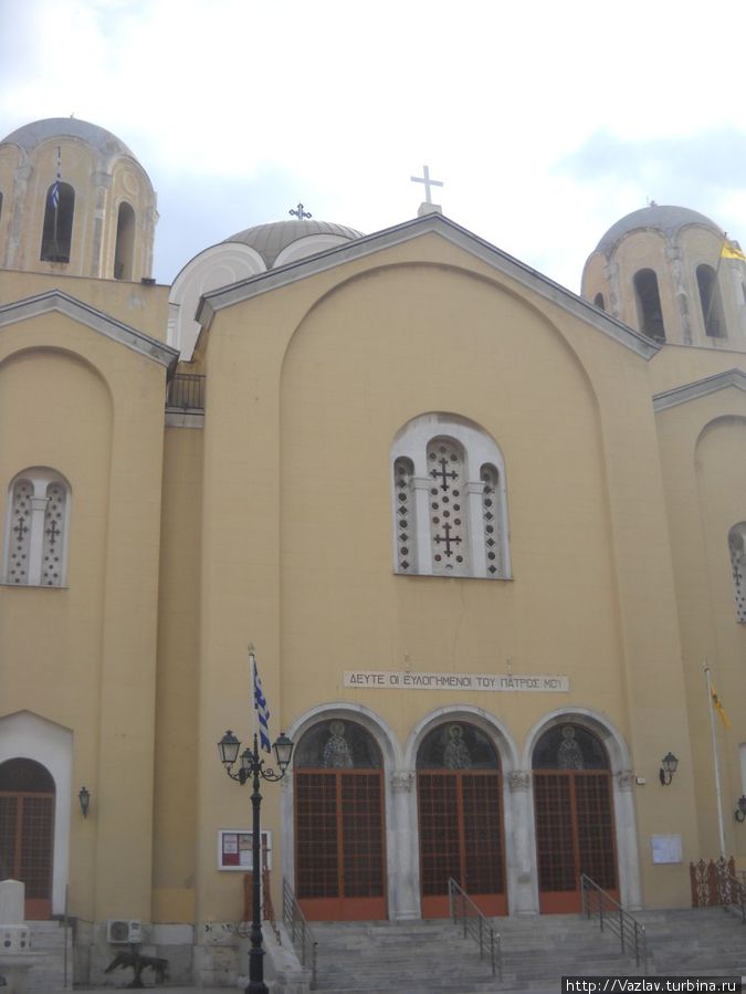 Фасад церкви Пирей, Греция