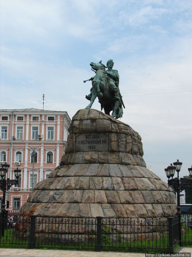 Памятник  Богдану Хмельницкому Киев, Украина