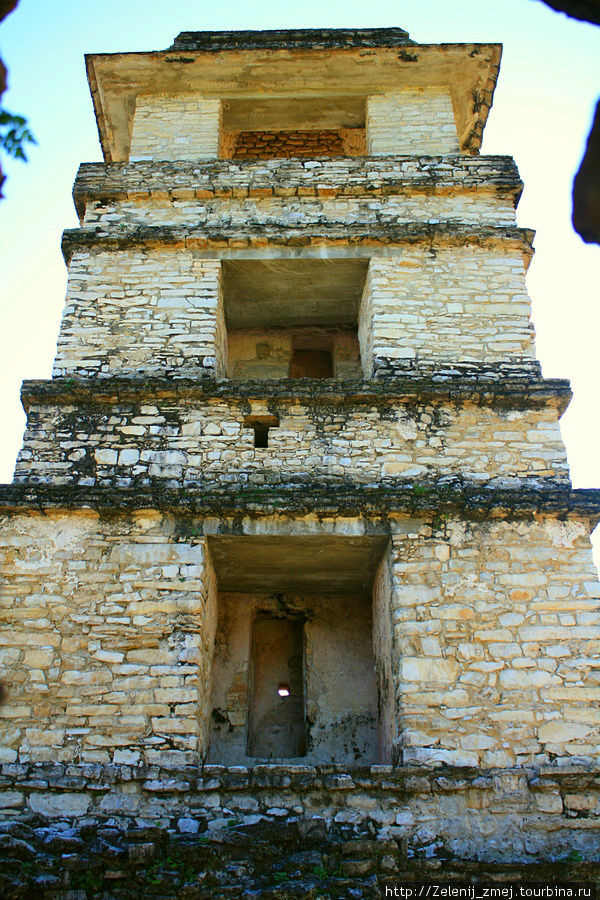 Башня во дворце правителя Паленке, Мексика