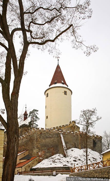 Кршивоклат — замок на кривой площади Кршивоклат, Чехия