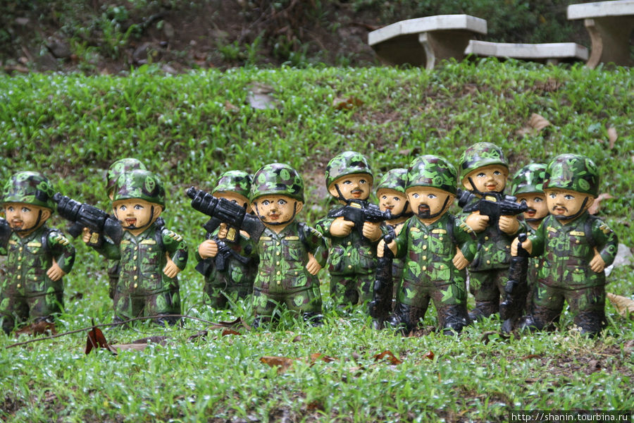 Бравые охранники парка Кхао-Яй Национальный Парк, Таиланд