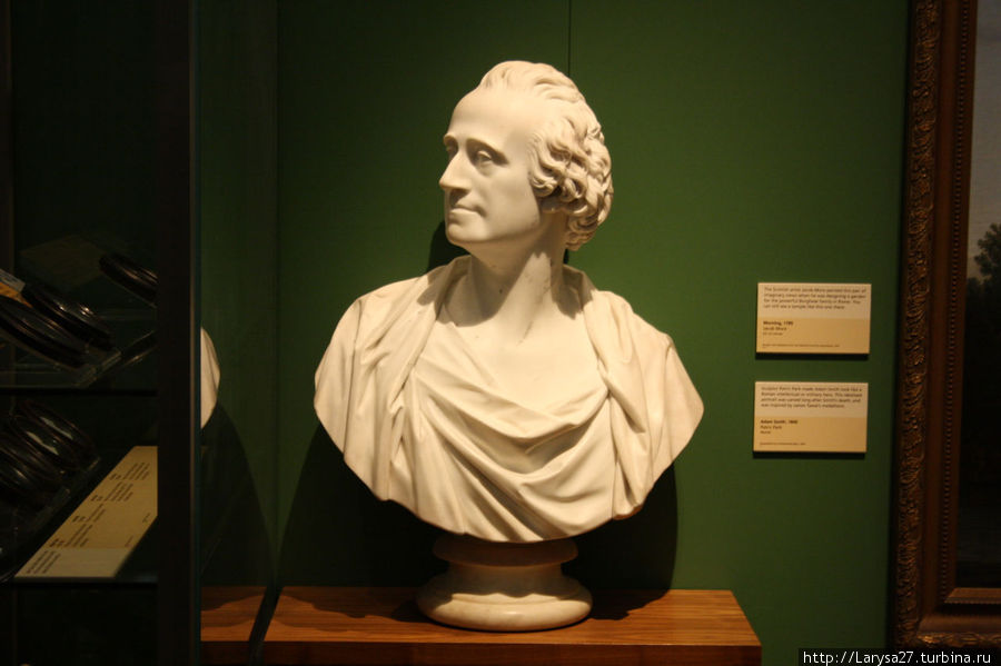 Бюст Адама Смита скульптора Патрика Парка Глазго, Великобритания