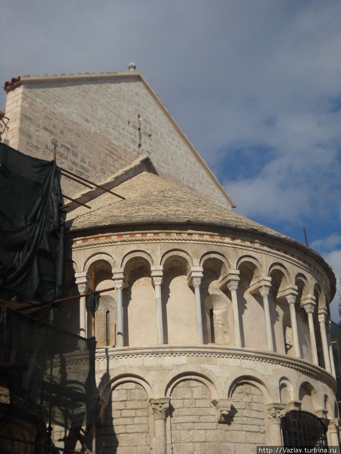 Фрагмент здания церкви Задар, Хорватия