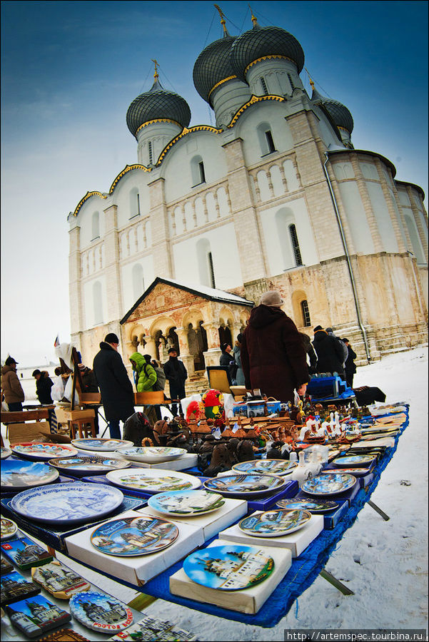 Тарелочки, колокольчики, и все прочее на усладу туристов Ростов, Россия
