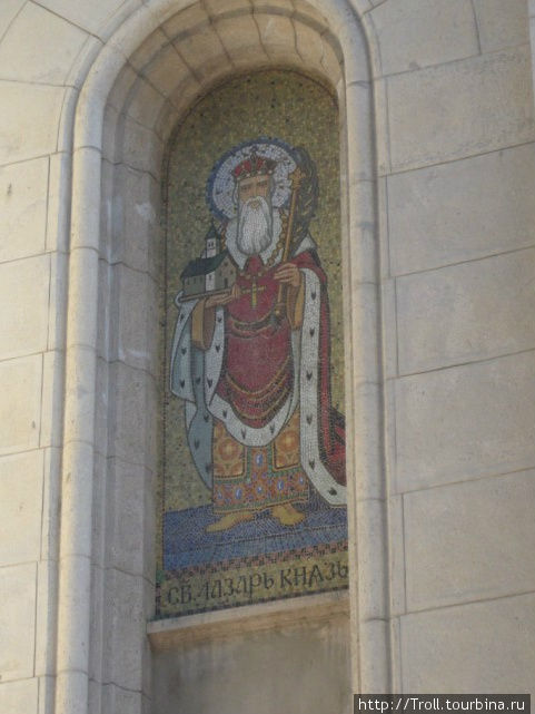 Как ни удивительно встретить мозаику такого рода в Загребе — святой князь Лазарь, предводитель сербской армии на Косовом поле собственной персоной Загреб, Хорватия