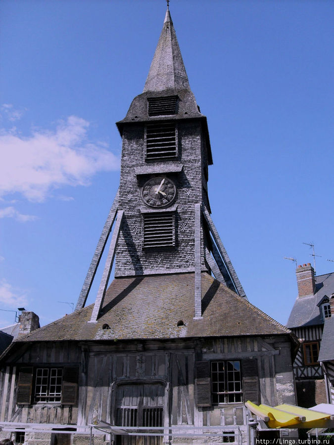 Самая старая деревянная церковь Франции Онфлёр, Франция