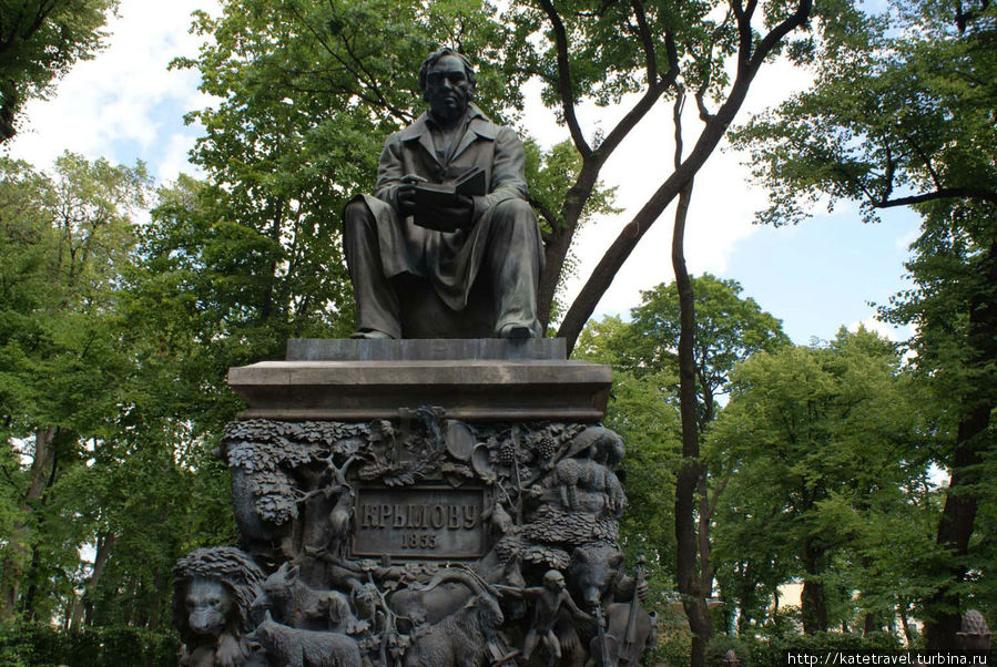 Памятник Крылову Санкт-Петербург, Россия