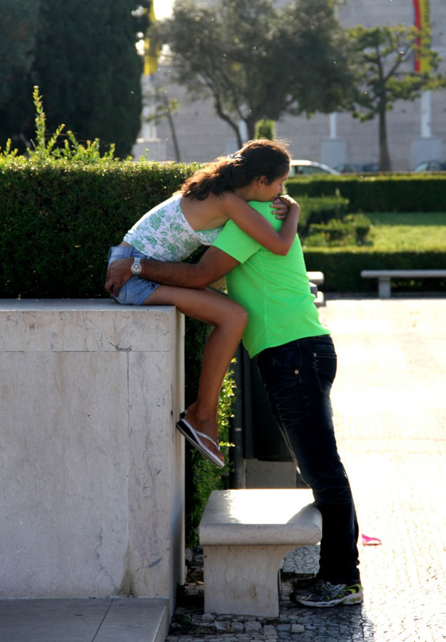 Двое. А может это любовь? Двое. А может это любовь?