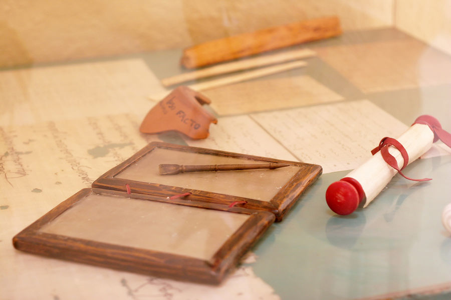 В музее был обнаружен прототип двойного айпэда. В музее был обнаружен прототип двойного айпэда.