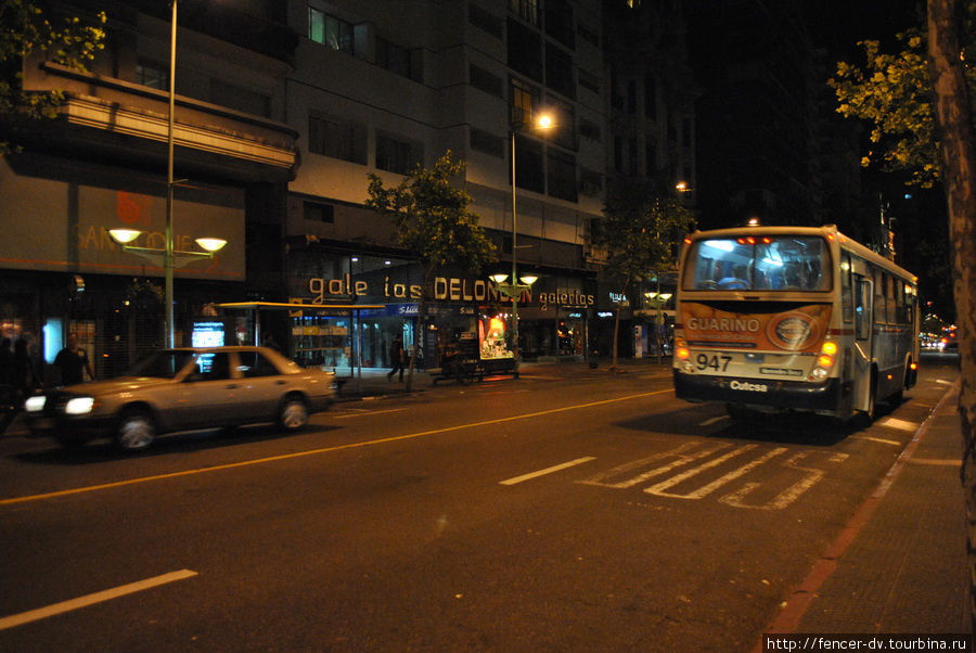 Общественный транспорт ходит до поздна Монтевидео, Уругвай