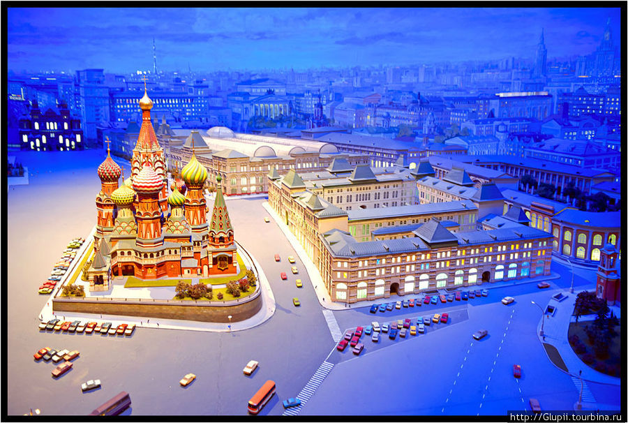 Покровский собор, на заднем плане Исторический музей и ГУМ. Москва, Россия