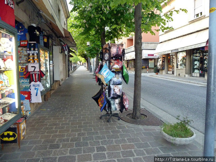 Выход из отеля Joli Выход из отеля Joli